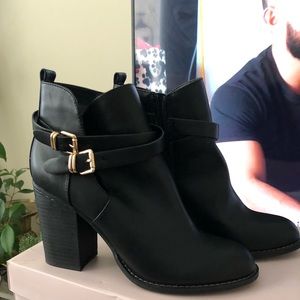 Fashionable black ALDO boots size 8.5